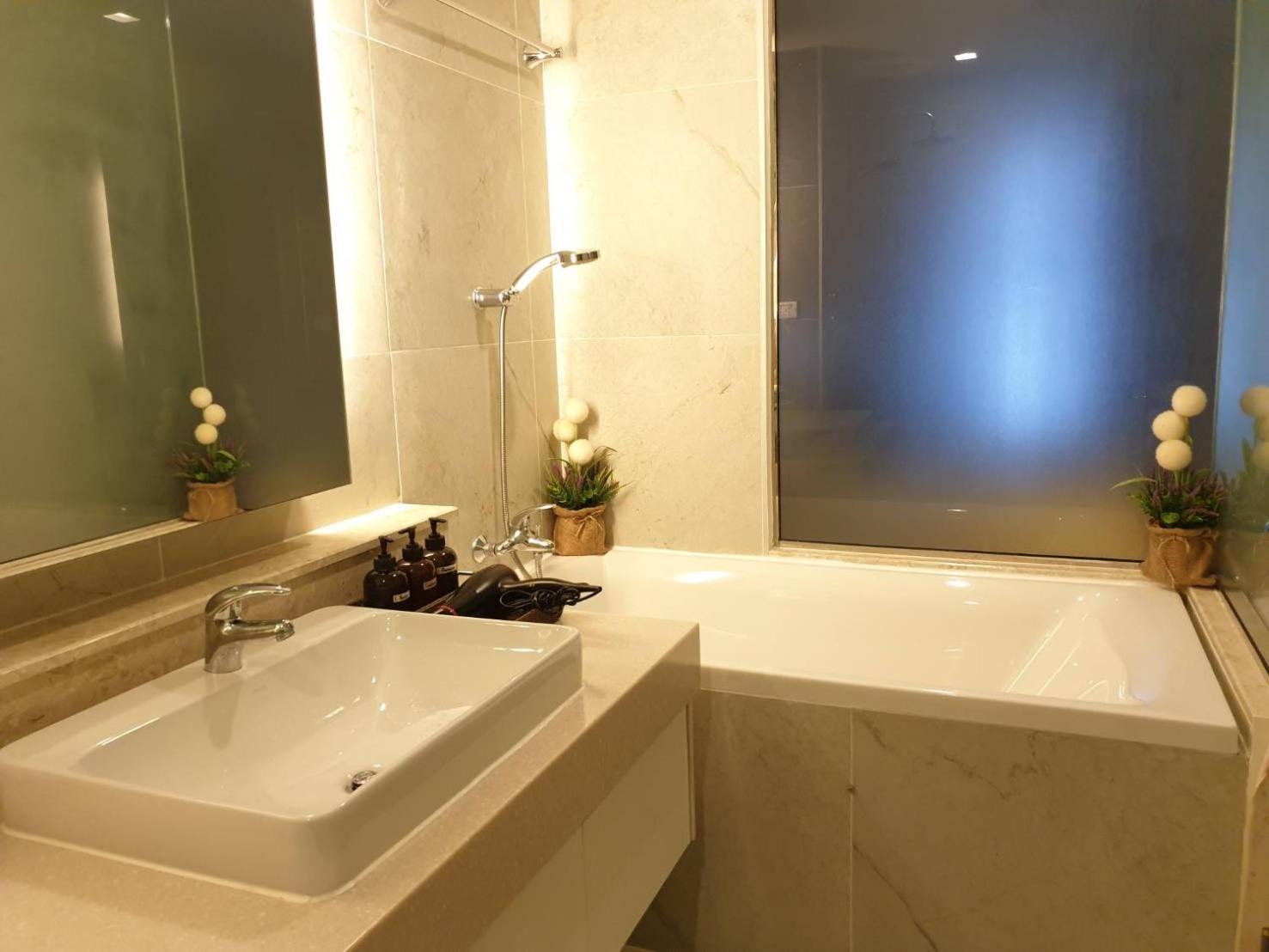 The Astra Chiang Mai Family Room Bagian luar foto