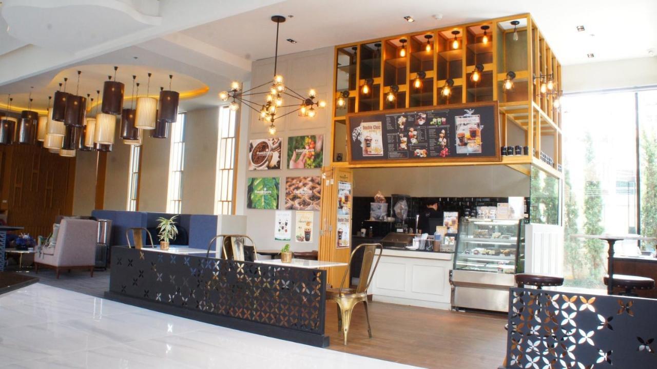 The Astra Chiang Mai Family Room Bagian luar foto