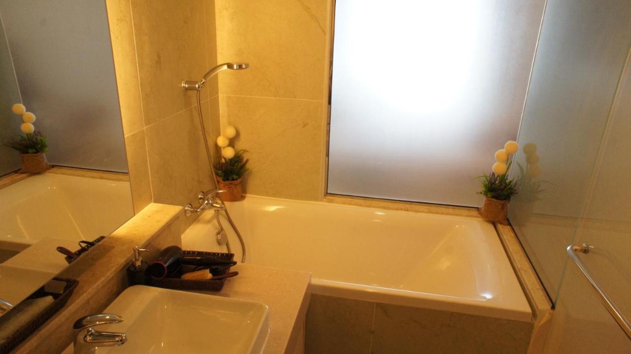 The Astra Chiang Mai Family Room Bagian luar foto